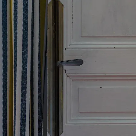 L'envoutement Provencal Au Coeur De L'ecusson - Nuit A *