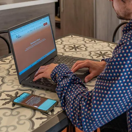 L'envoutement Provencal Au Coeur De L'ecusson - Nuit A 아파트