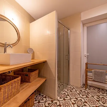 Apartment L'envoutement Provencal Au Coeur De L'ecusson - Nuit A *